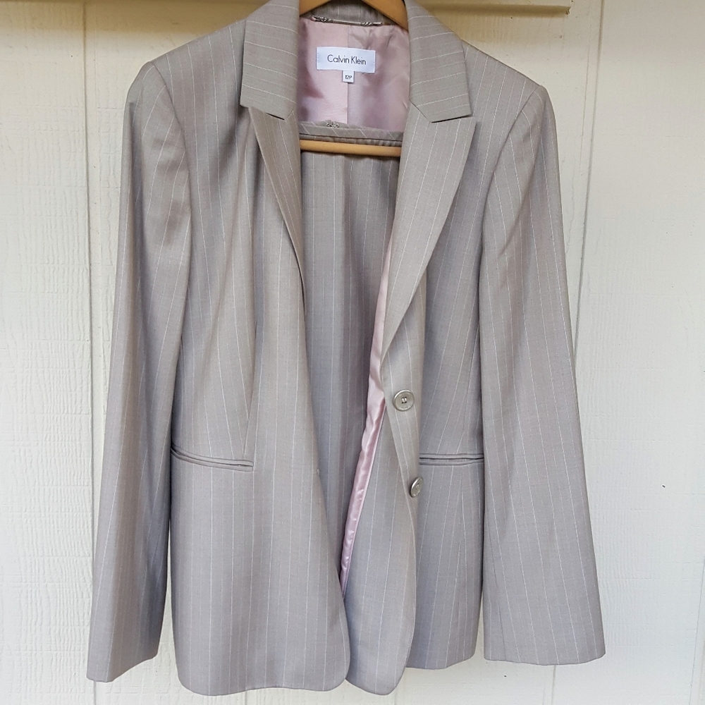 12 P CALVIN KLEIN BROWNISH GRAY PINSTRIPE TWO PIECE SKIRT SUIT